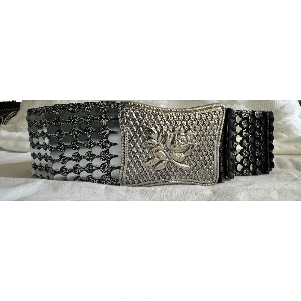 Vintage Metal Big Silver Tone Buckle Stretch Dress Blue Belt Scales Flower